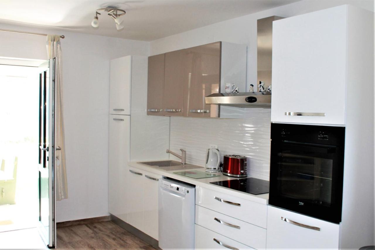 Apartmani Klaudija Валун Экстерьер фото