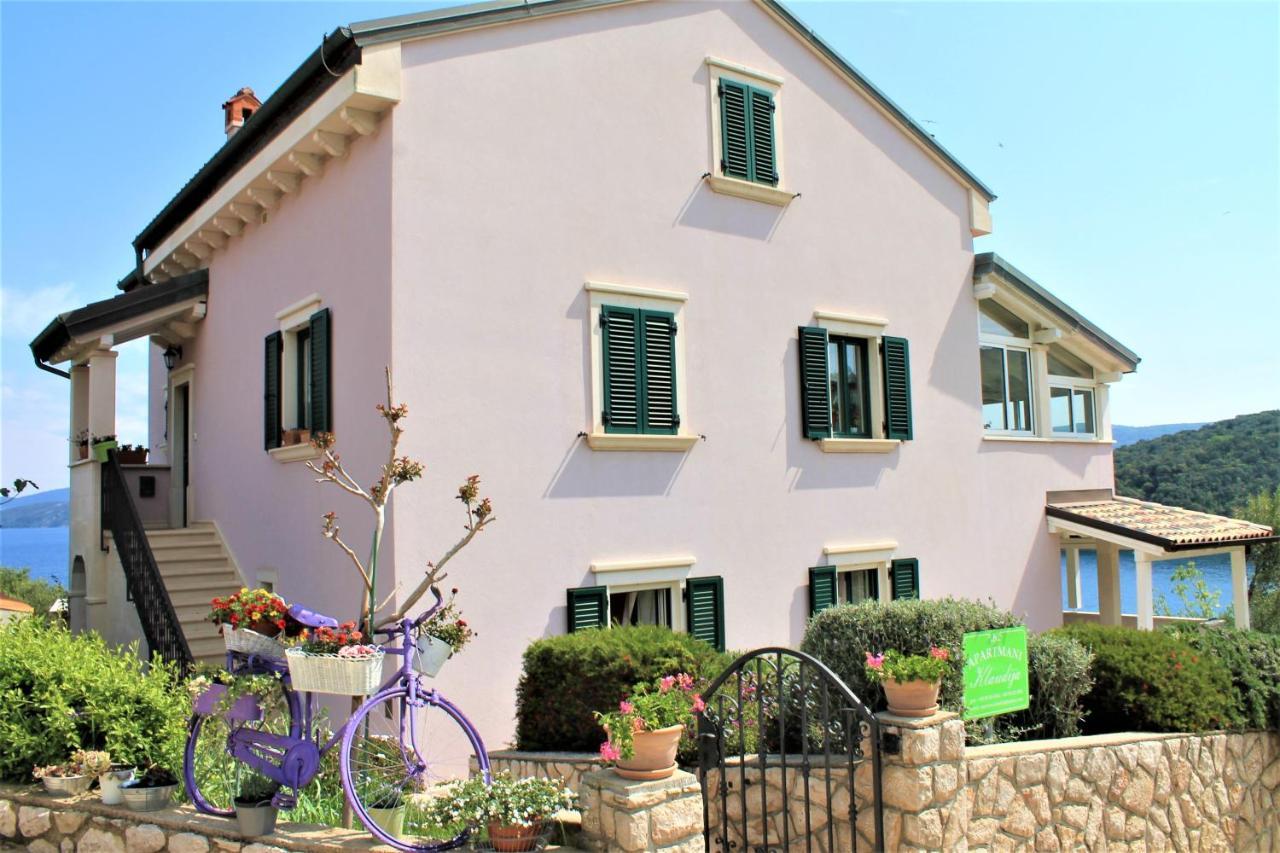 Apartmani Klaudija Валун Экстерьер фото