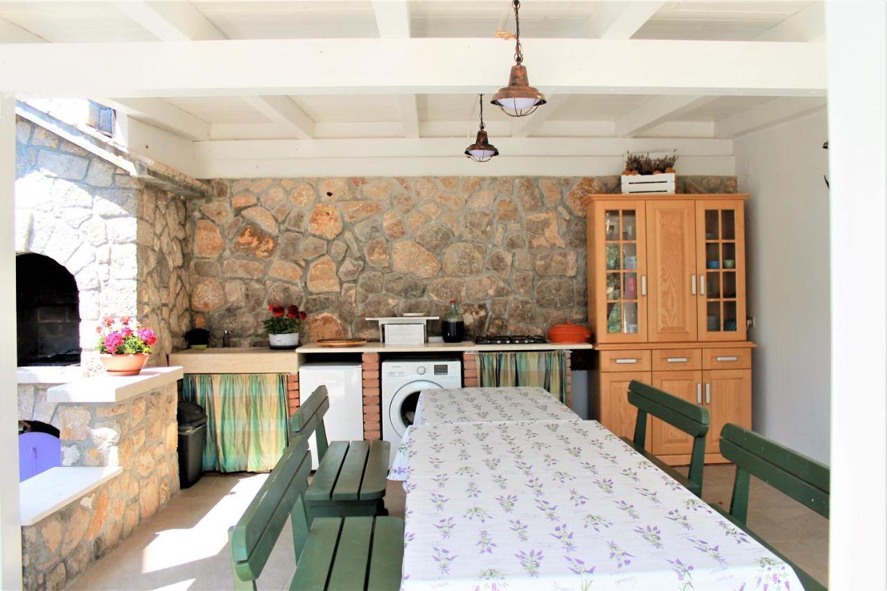 Apartmani Klaudija Валун Экстерьер фото