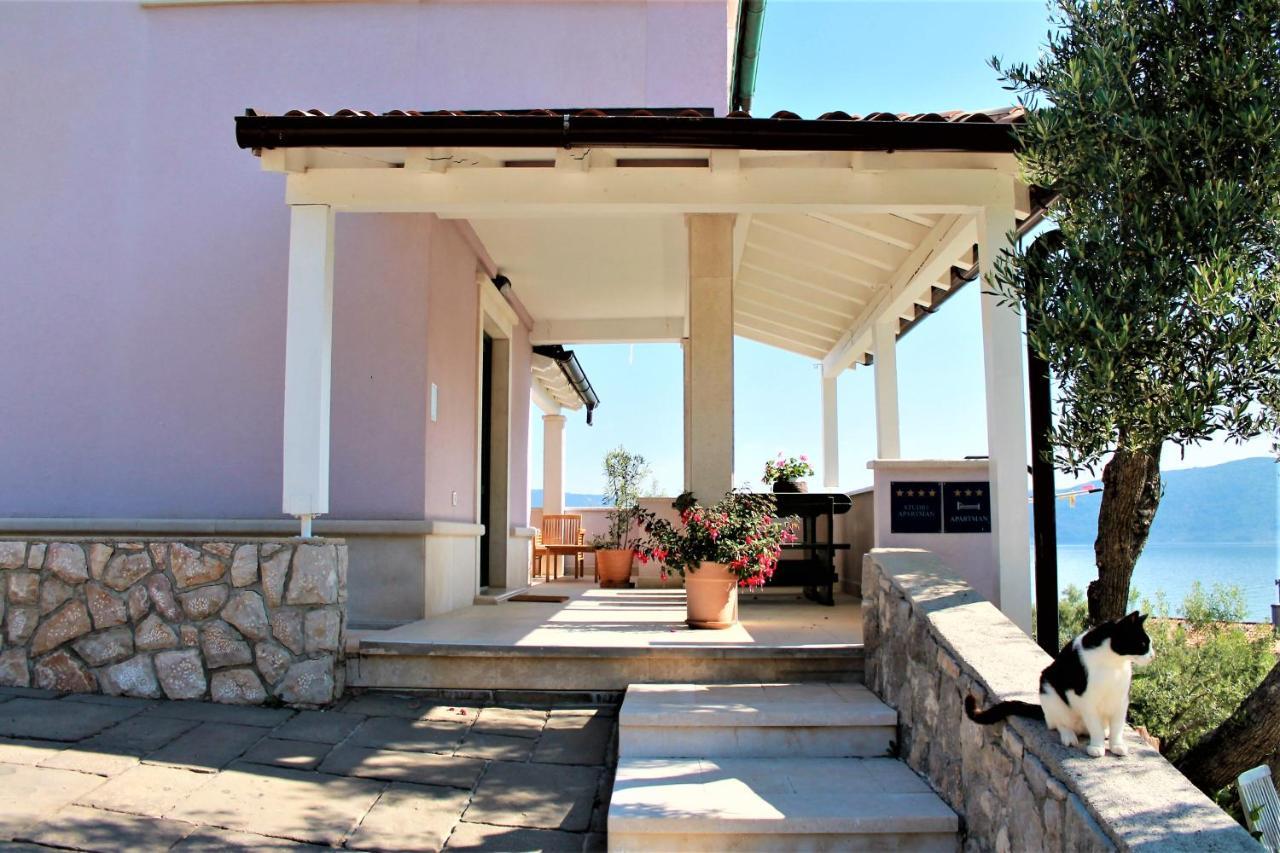 Apartmani Klaudija Валун Экстерьер фото