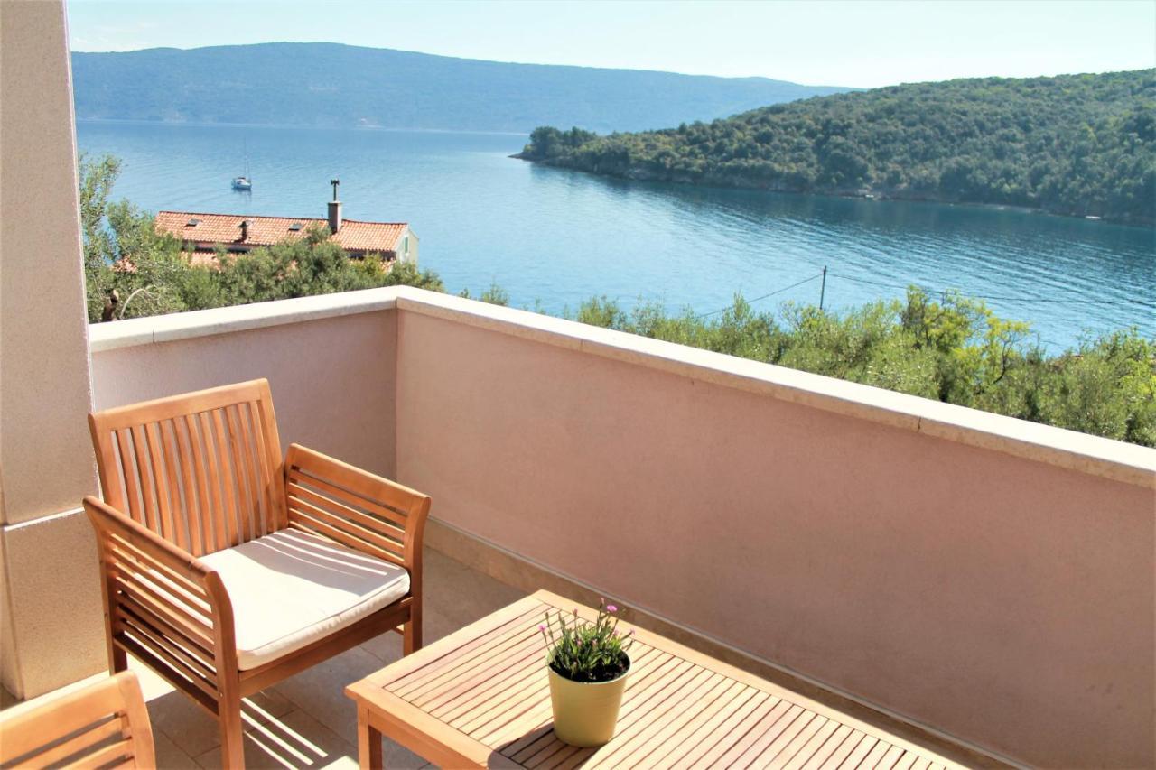 Apartmani Klaudija Валун Экстерьер фото