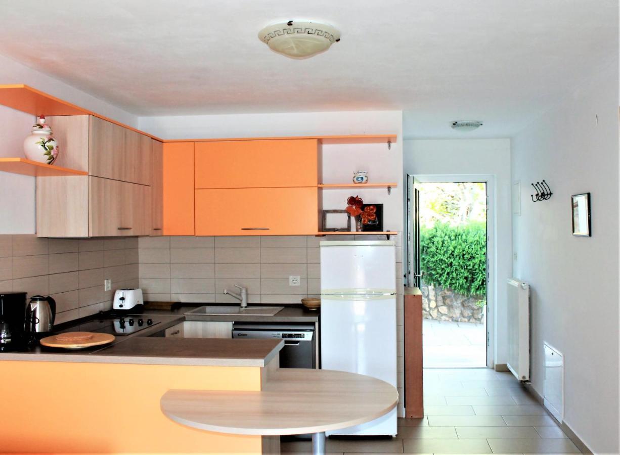 Apartmani Klaudija Валун Экстерьер фото