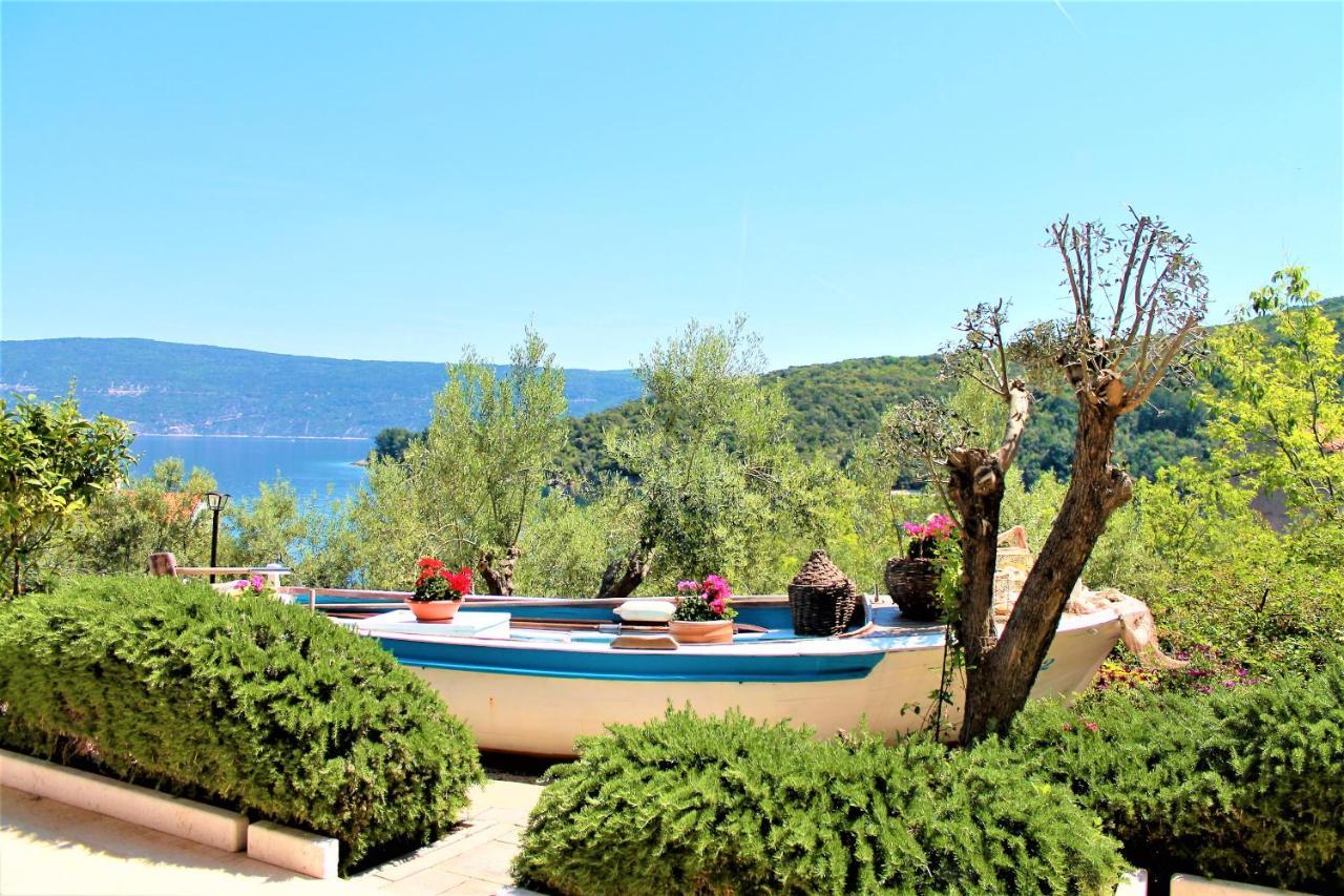 Apartmani Klaudija Валун Экстерьер фото