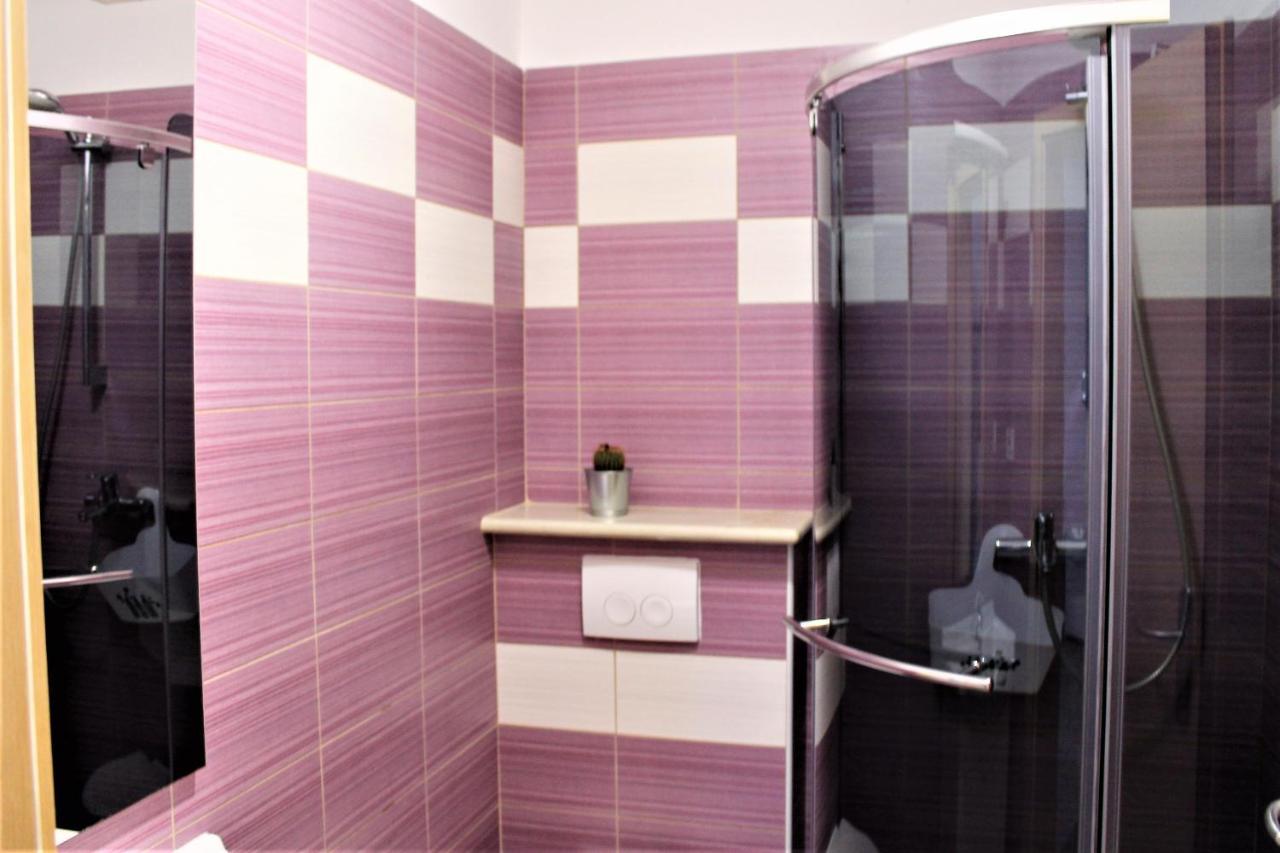 Apartmani Klaudija Валун Экстерьер фото