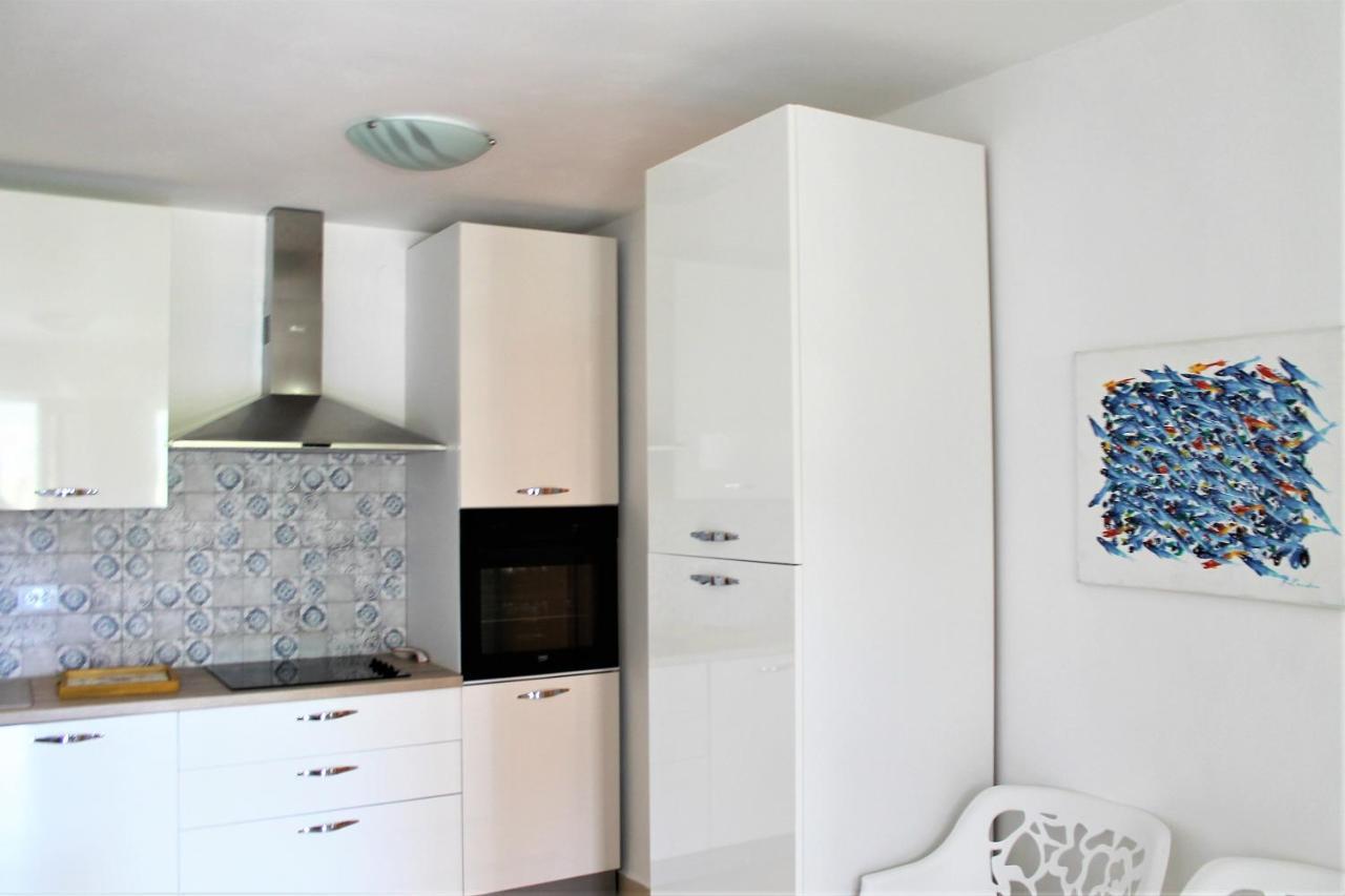 Apartmani Klaudija Валун Экстерьер фото