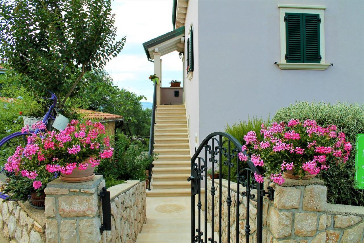 Apartmani Klaudija Валун Экстерьер фото