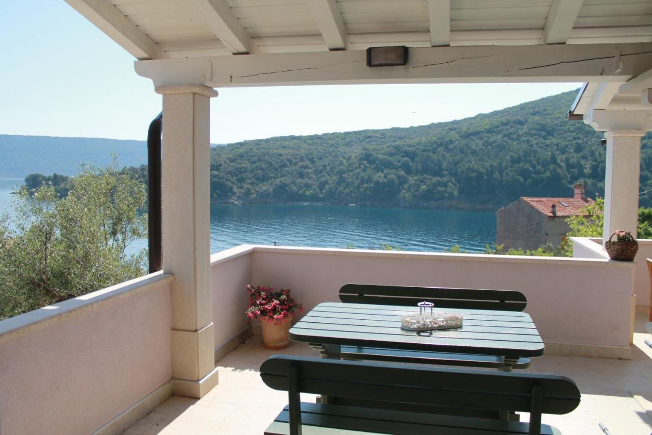 Apartmani Klaudija Валун Экстерьер фото