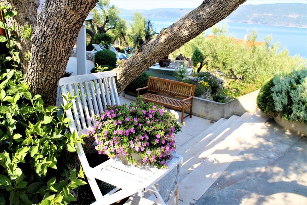 Apartmani Klaudija Валун Экстерьер фото