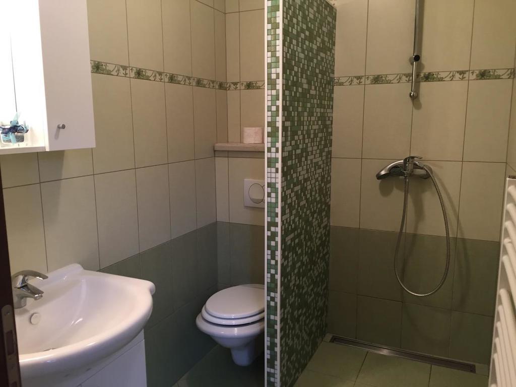 Apartmani Klaudija Валун Экстерьер фото